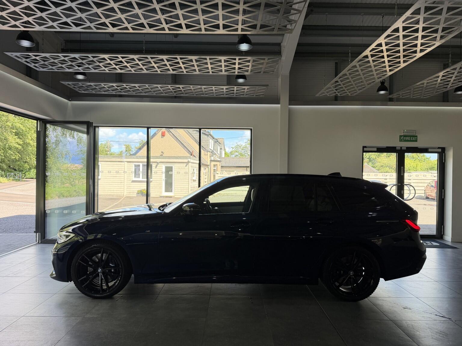 BMW 3 Series view 48
