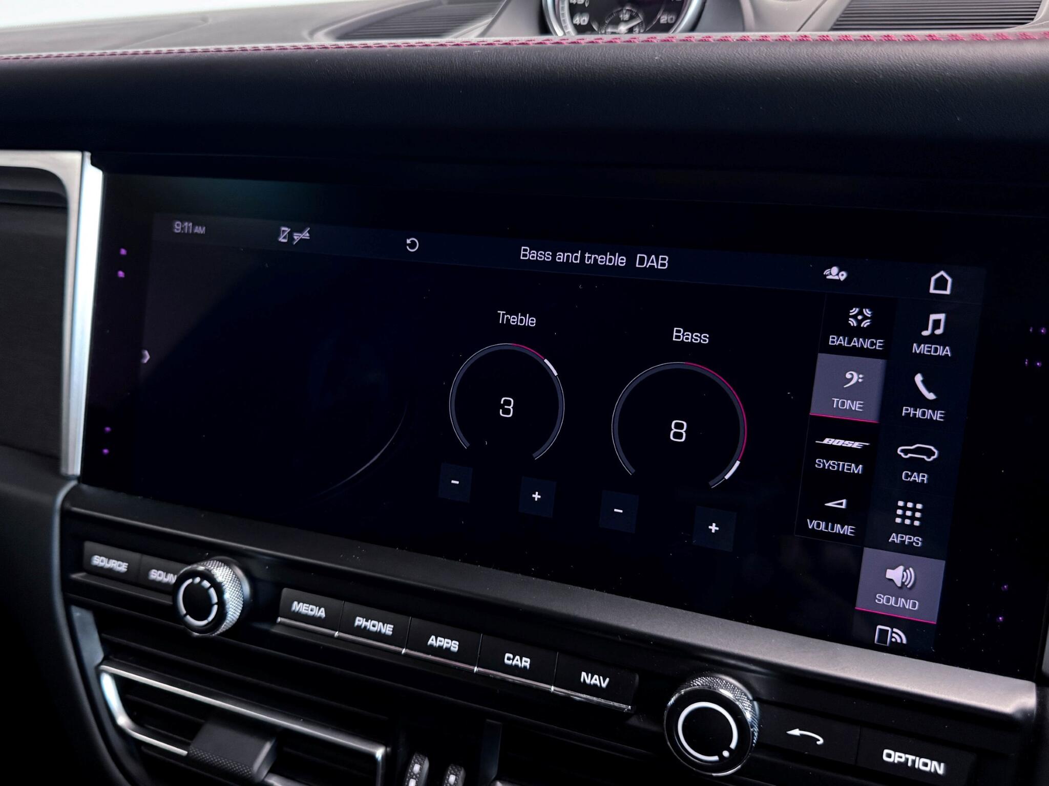 Porsche Macan view 53