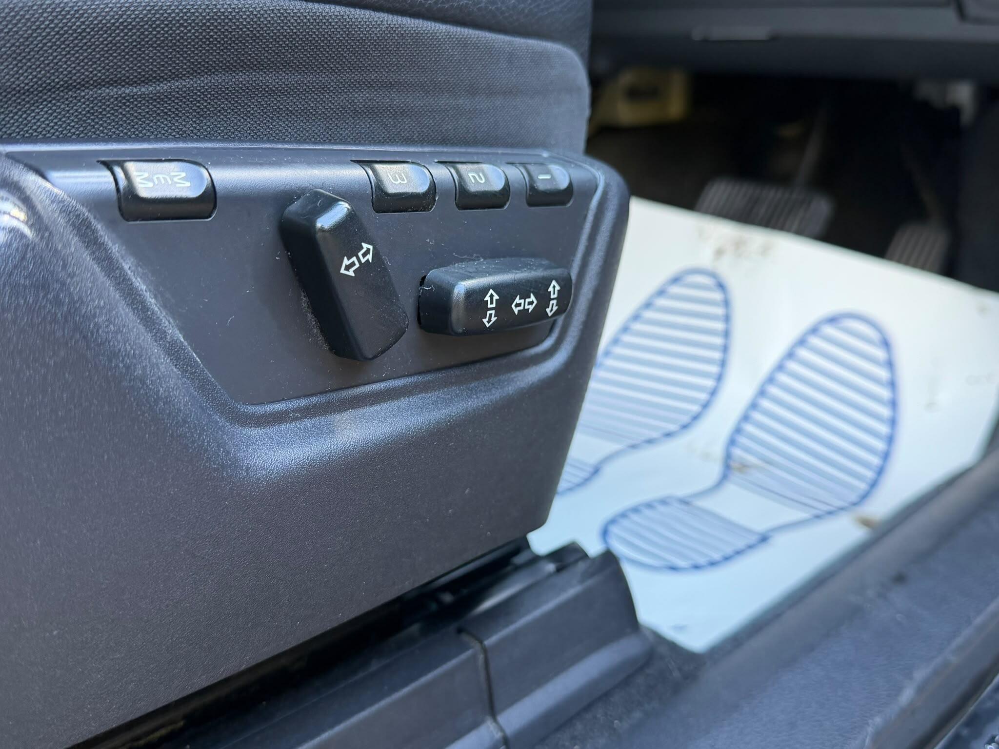 Volvo XC90 view 28