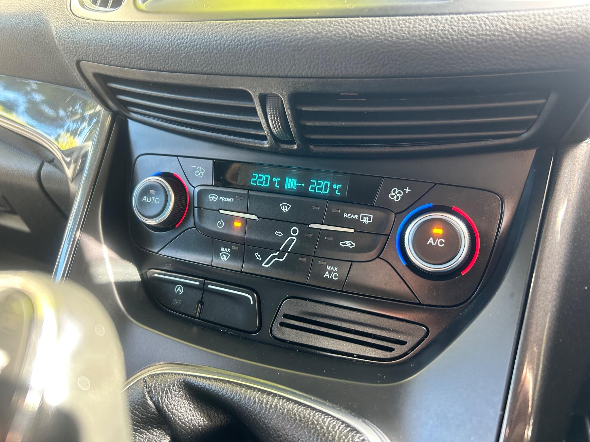 Ford Grand C-Max view 28