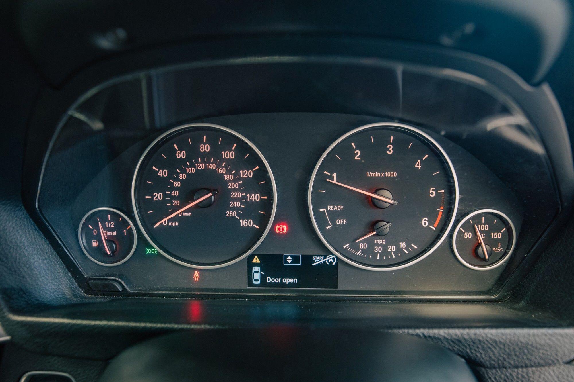 BMW 3 Series view 15