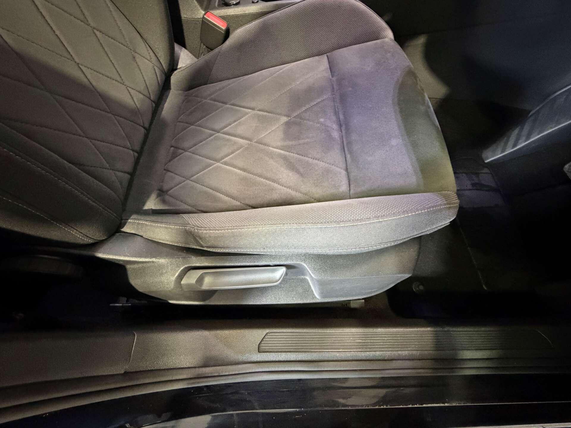 Volkswagen Golf view 15