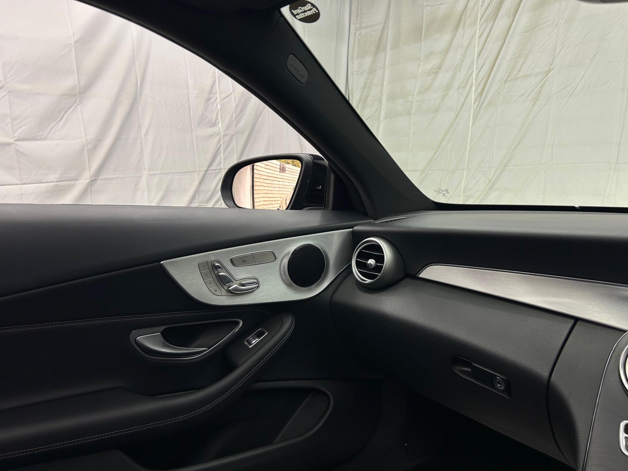 Mercedes-Benz C-Class view 12