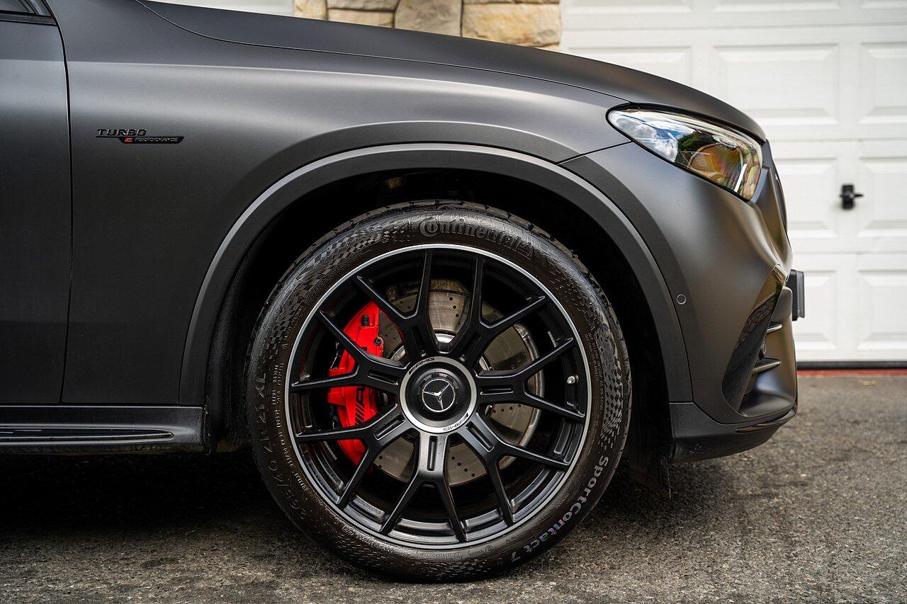 Mercedes-Benz GLC view 4