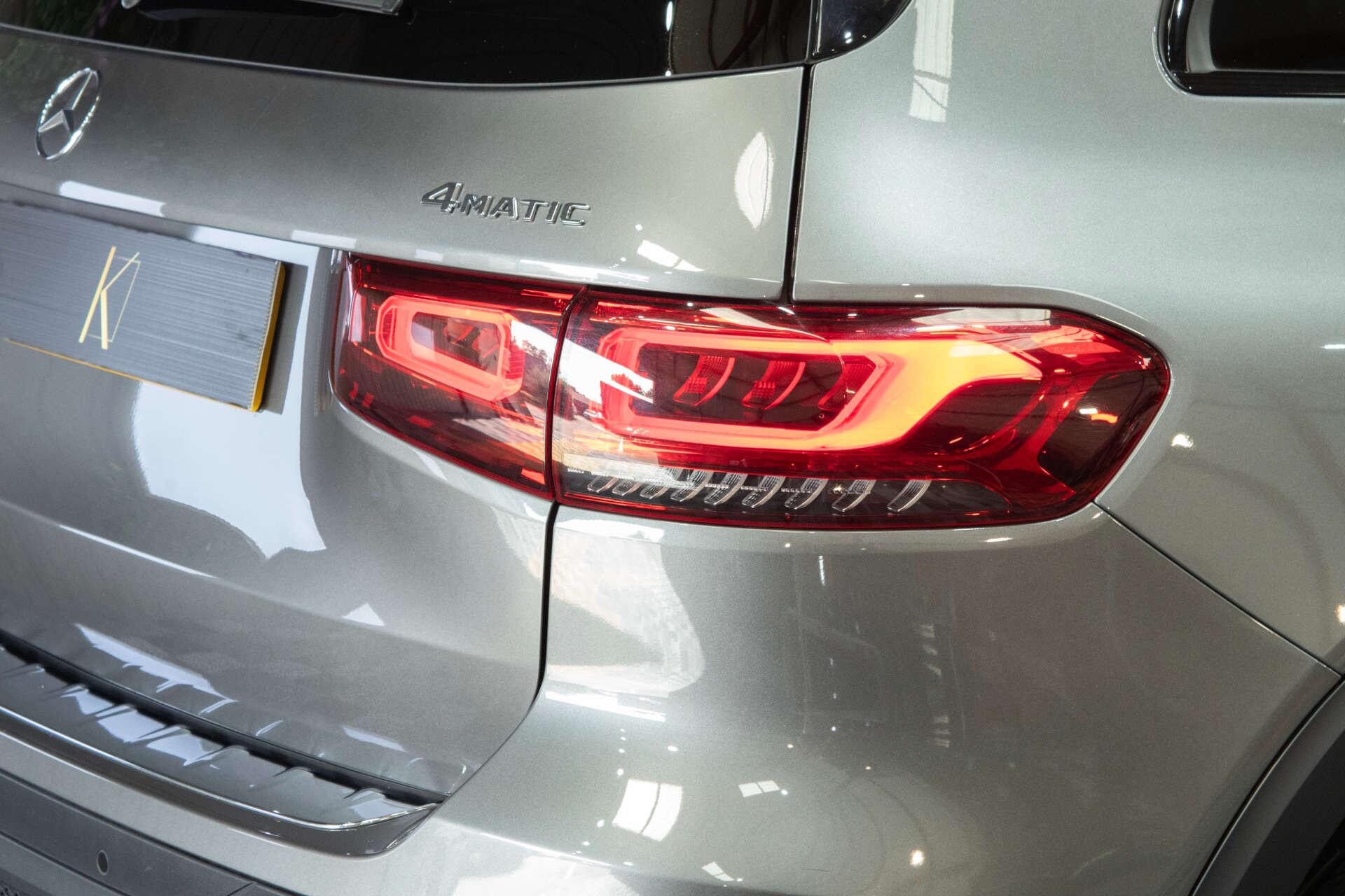 Mercedes-Benz GLB view 19