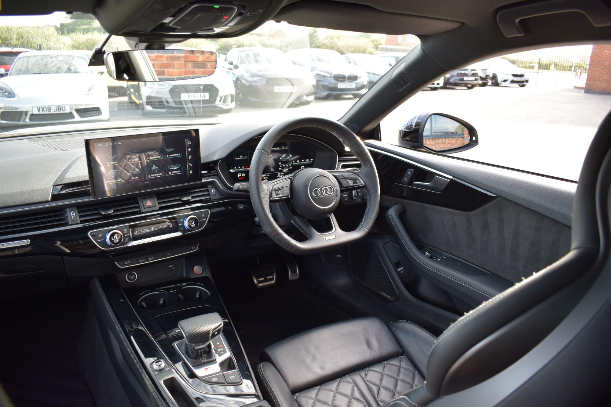 Audi S5 view 19