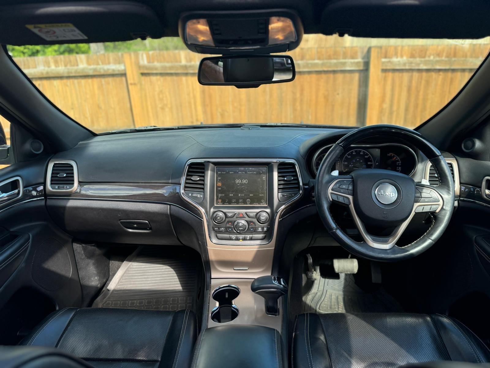 Jeep Grand Cherokee view 14