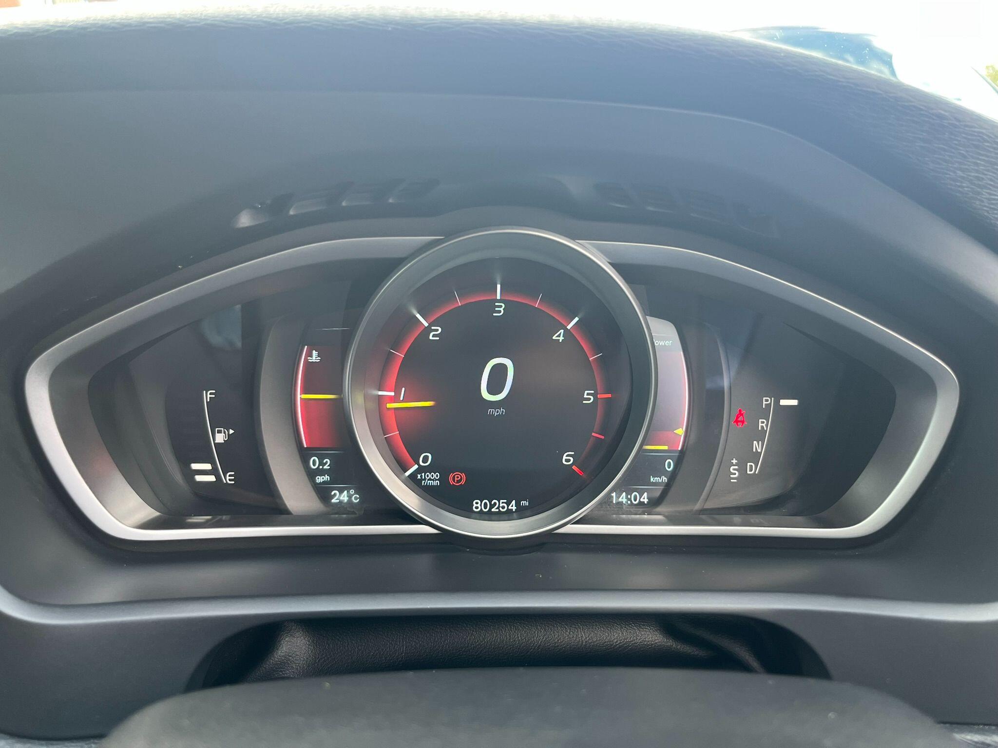 Volvo V40 view 16