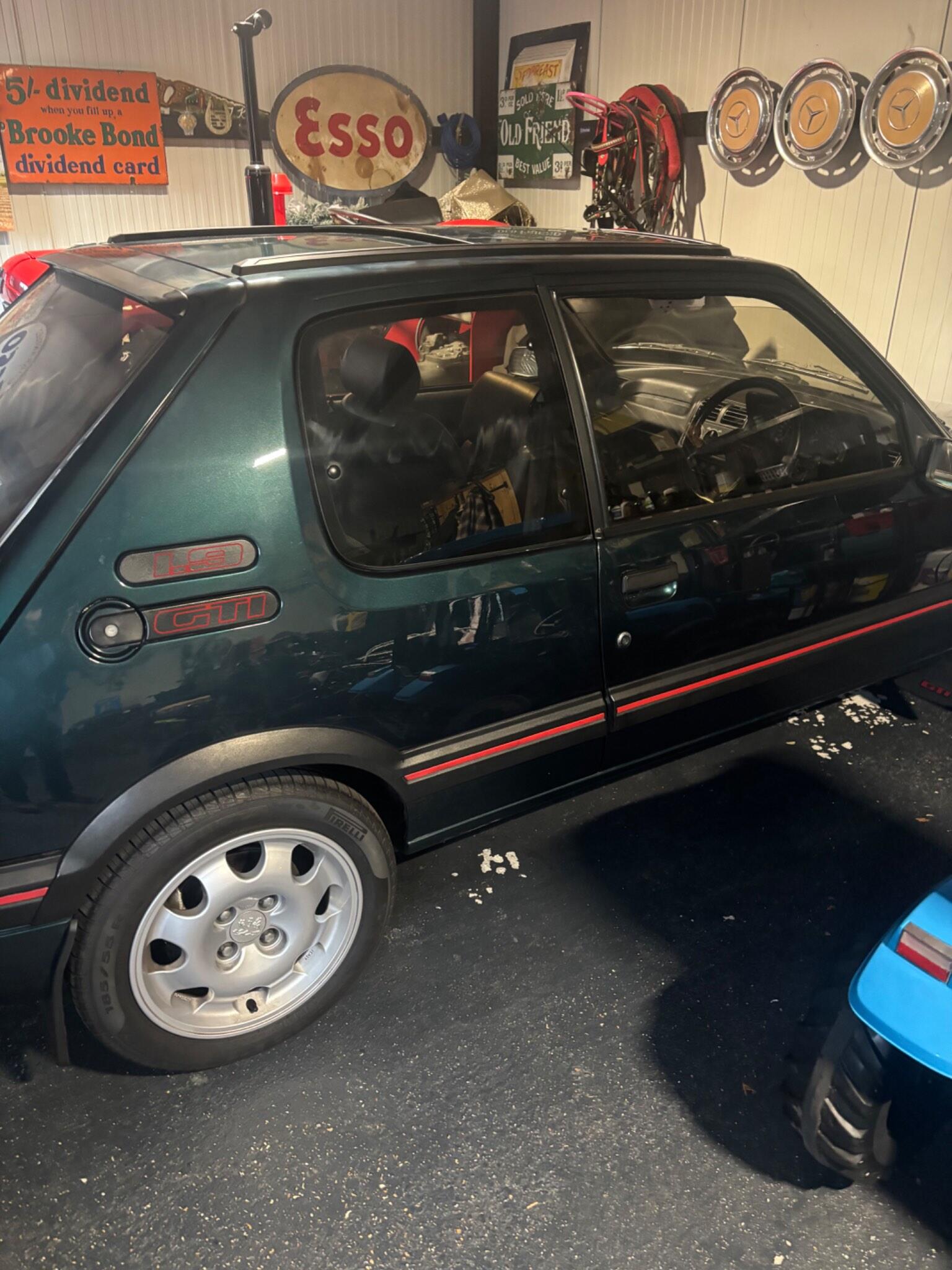 Peugeot 205