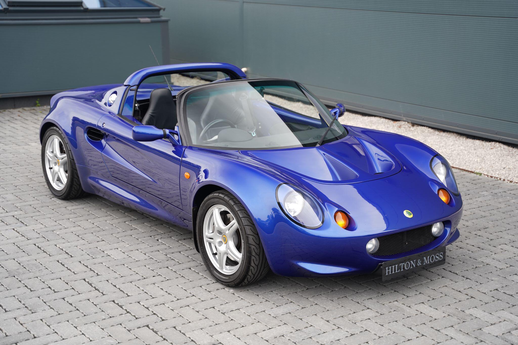 Lotus Elise view 22