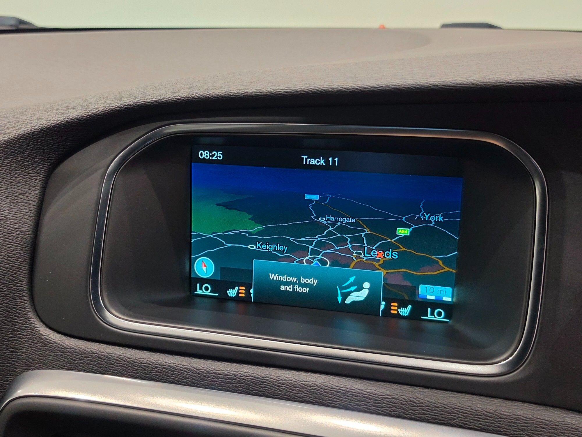 Volvo V40 view 82