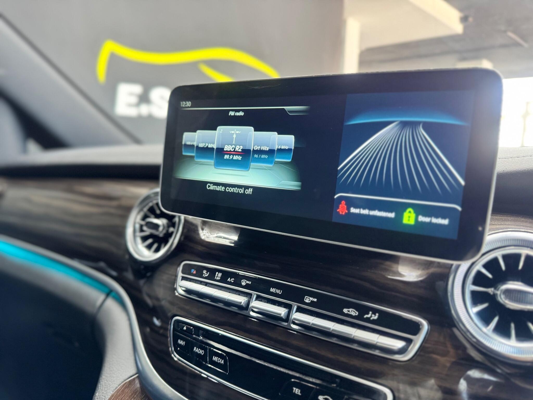 Mercedes-Benz V-Class view 53