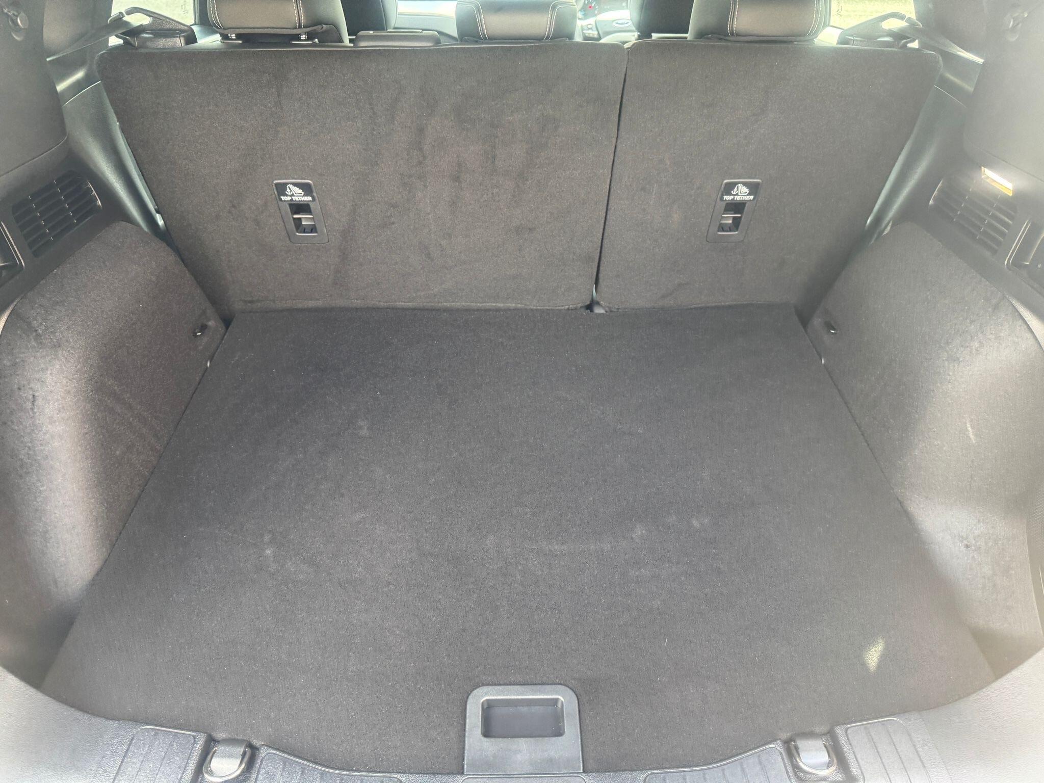 Ford Kuga view 32