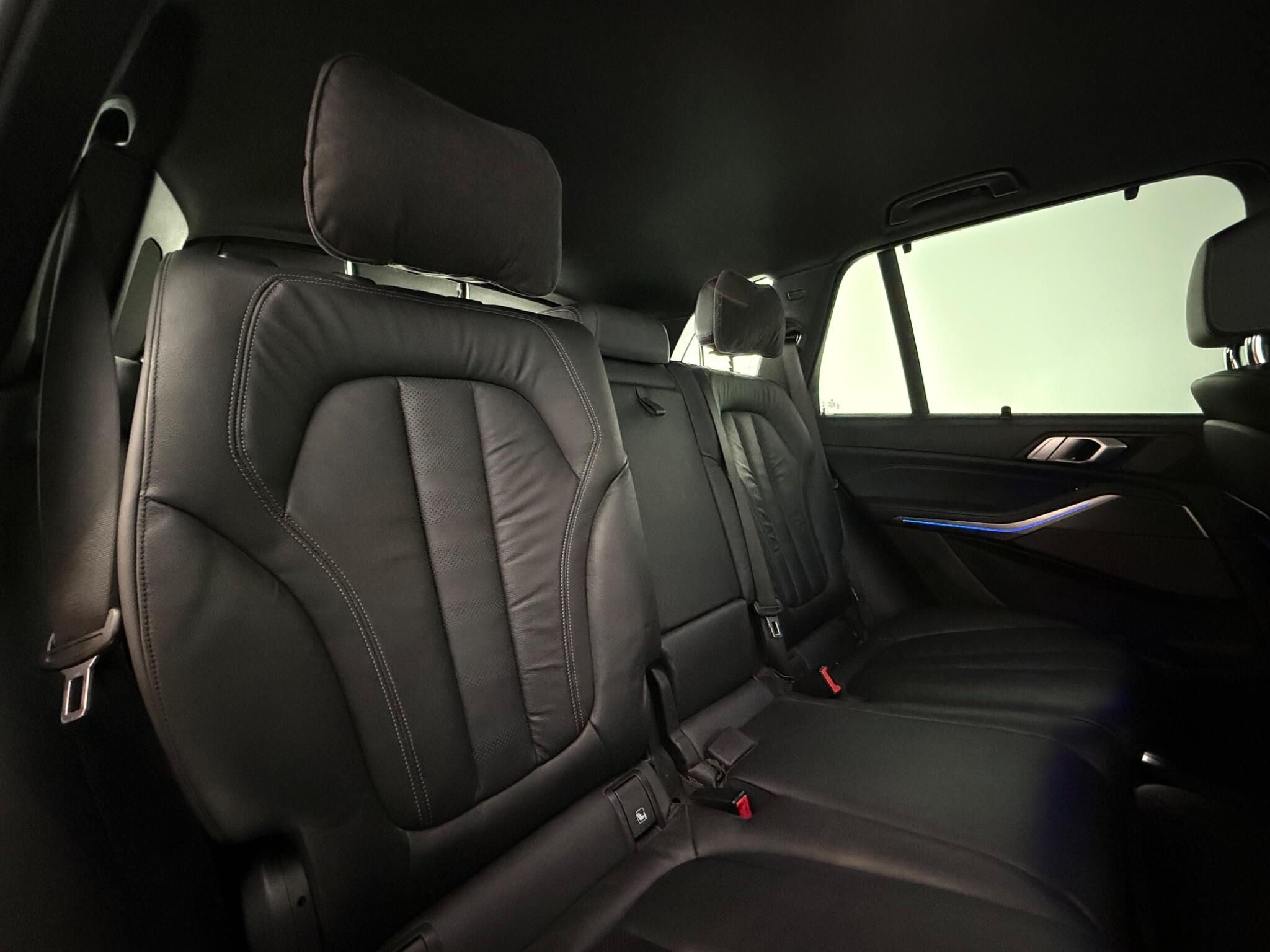 BMW X5 view 40