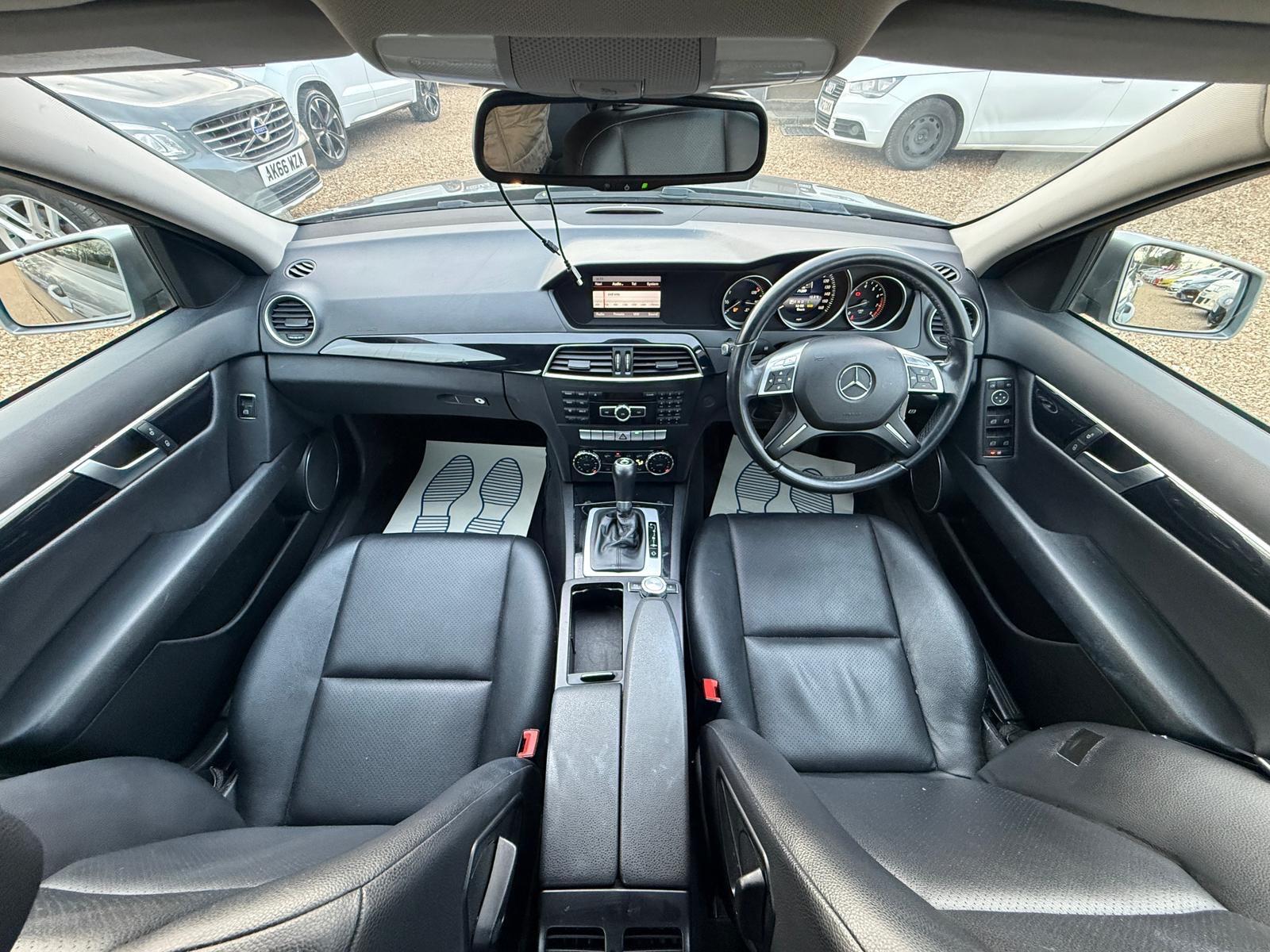Mercedes-Benz C Class view 33