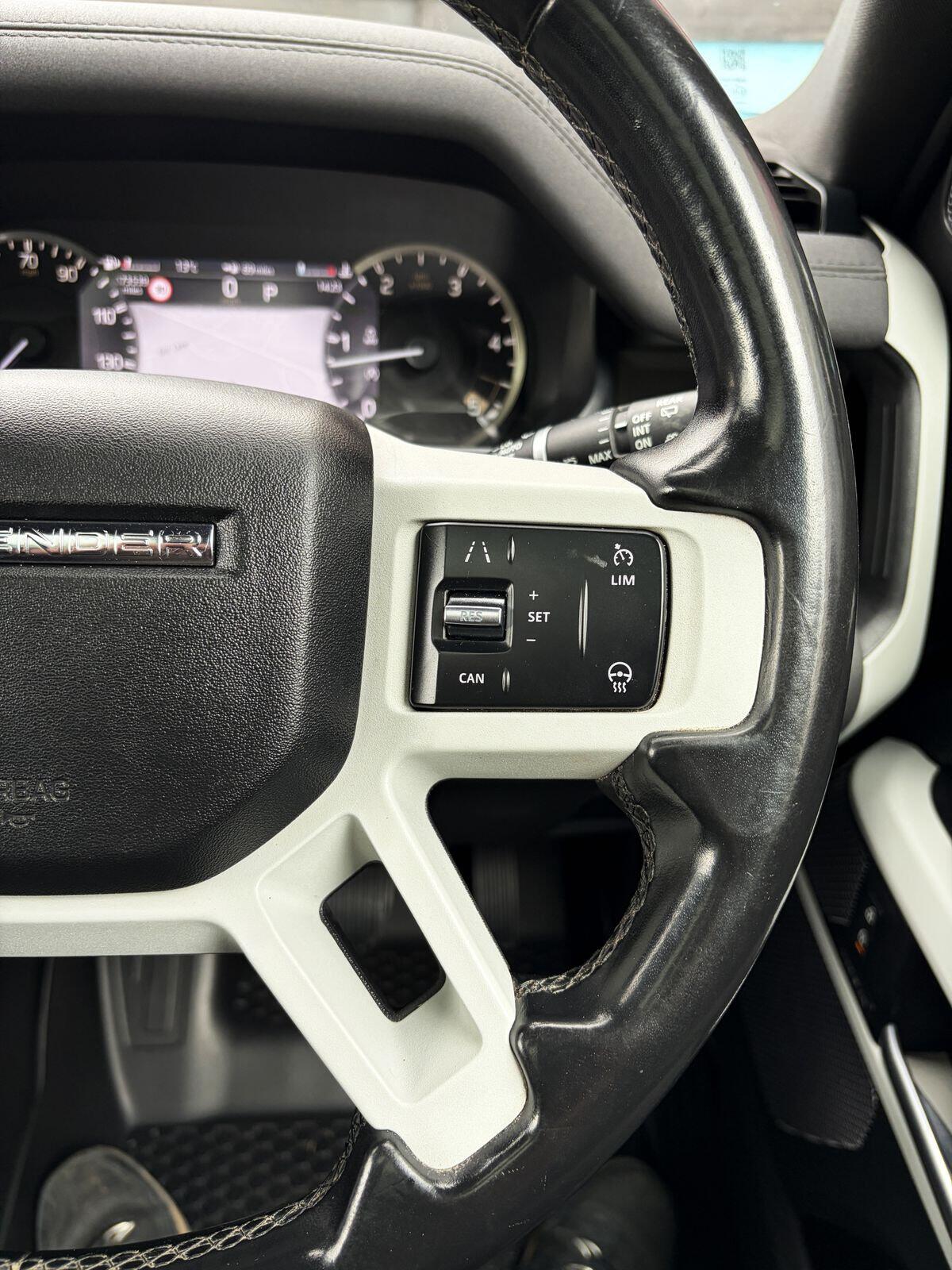Land Rover Defender view 19