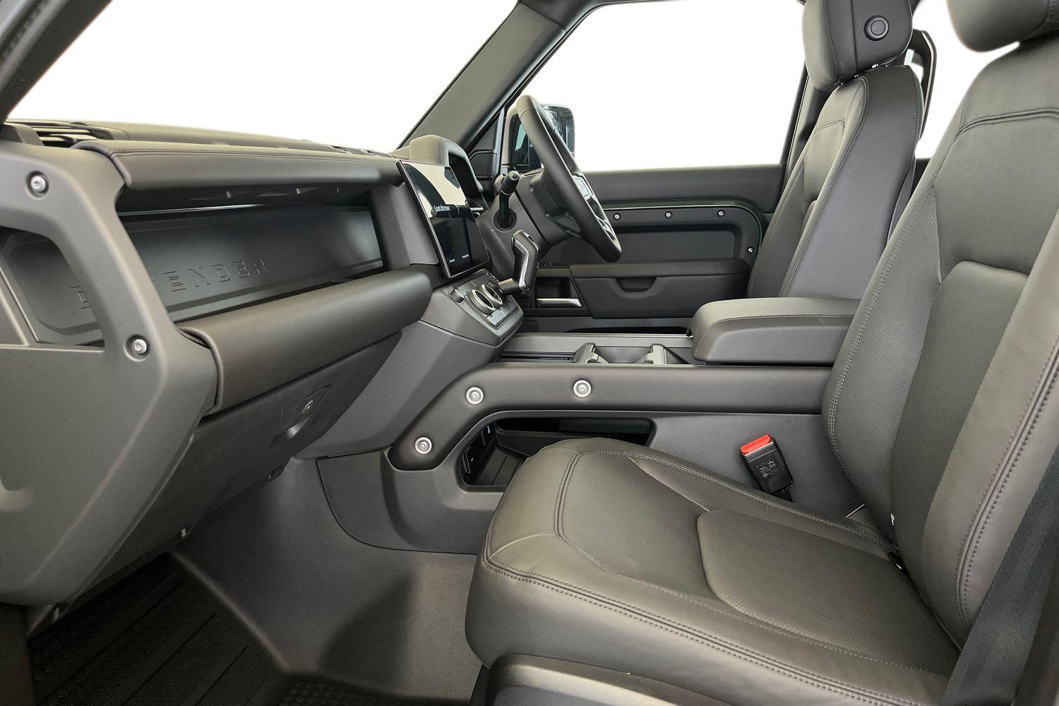 Land Rover Defender view 3