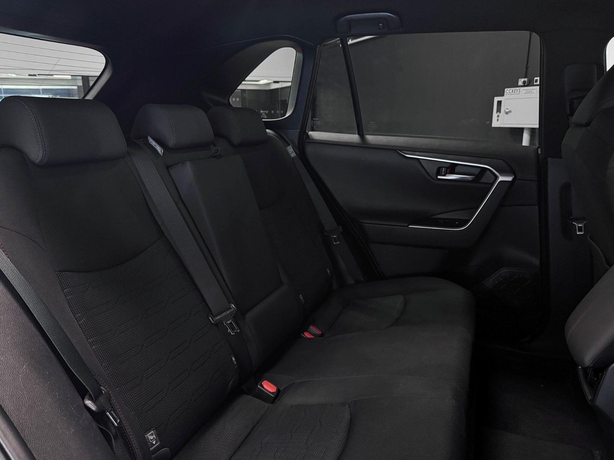 Toyota Rav4 view 11