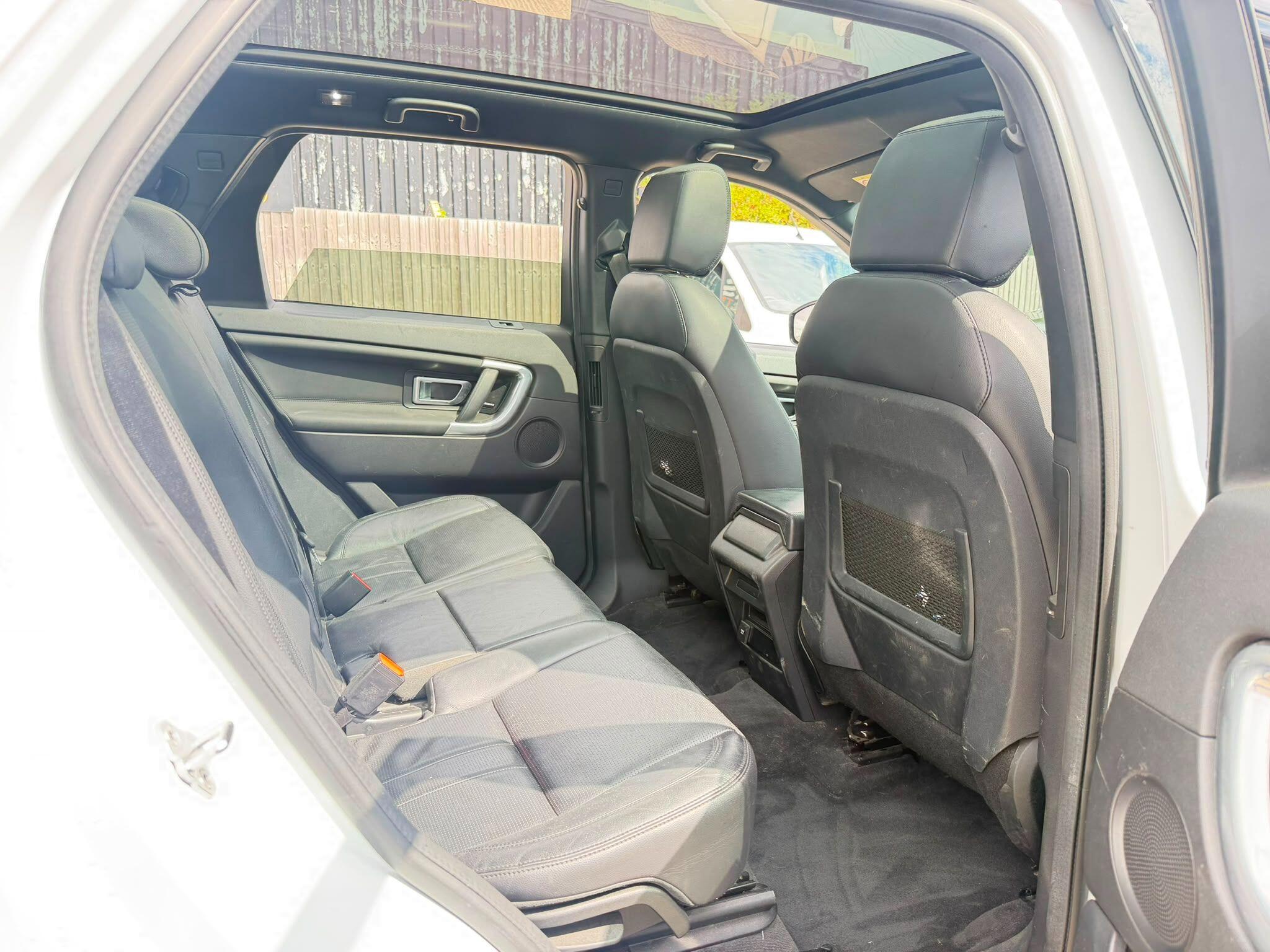 Land Rover Discovery Sport view 16