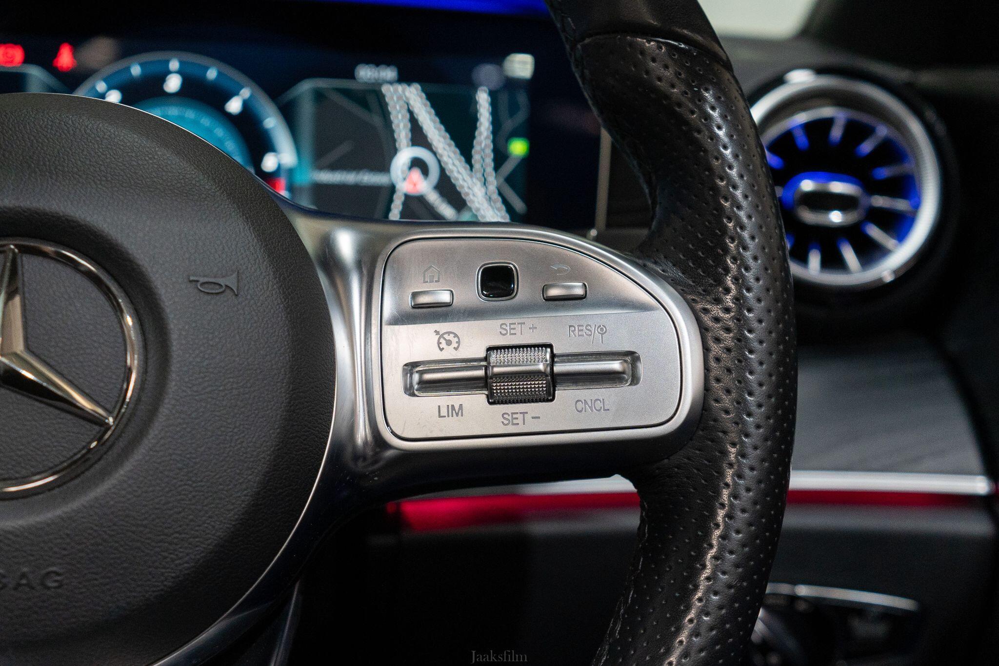 Mercedes-Benz E-Class view 36