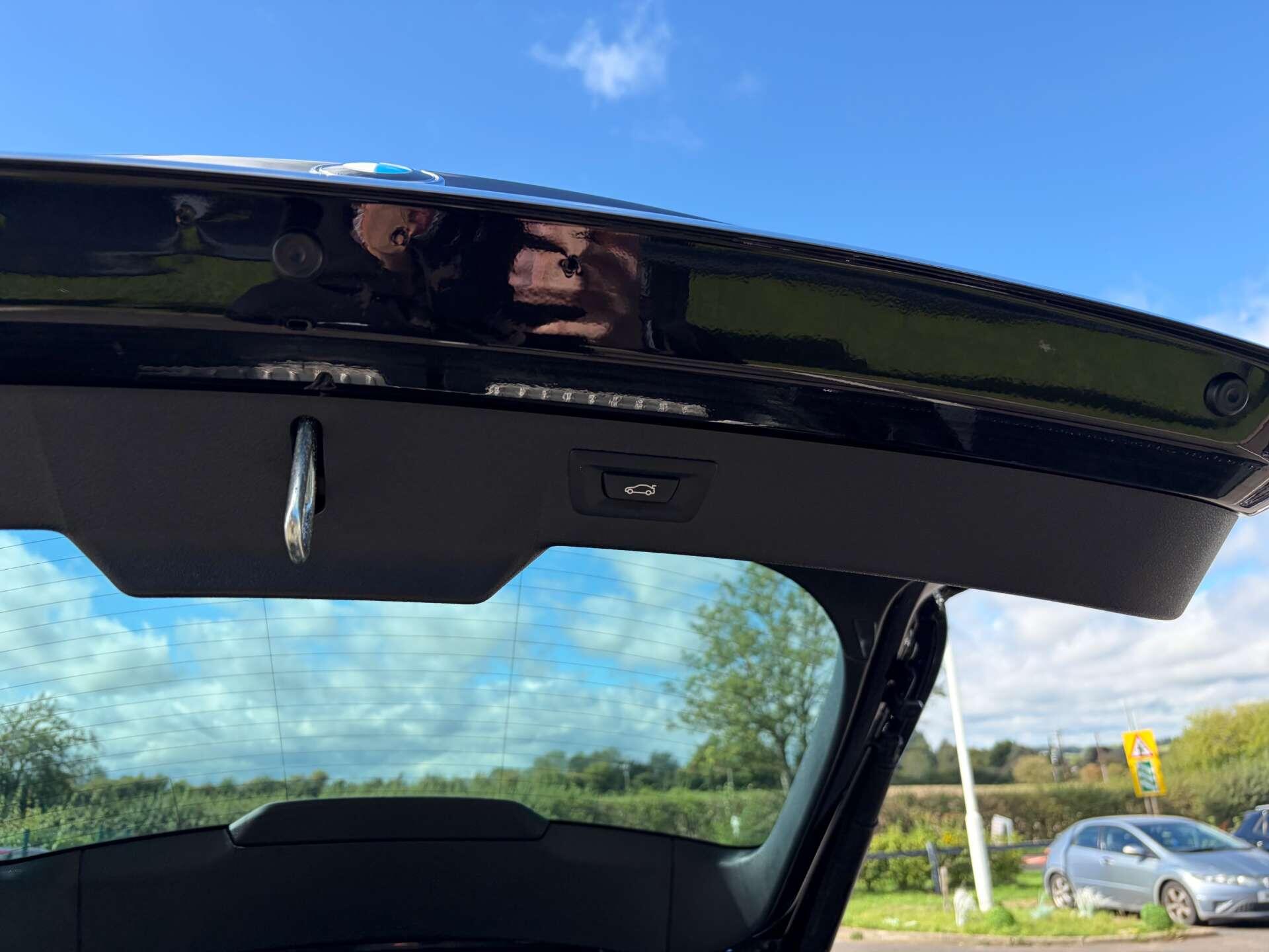 BMW X6 view 26