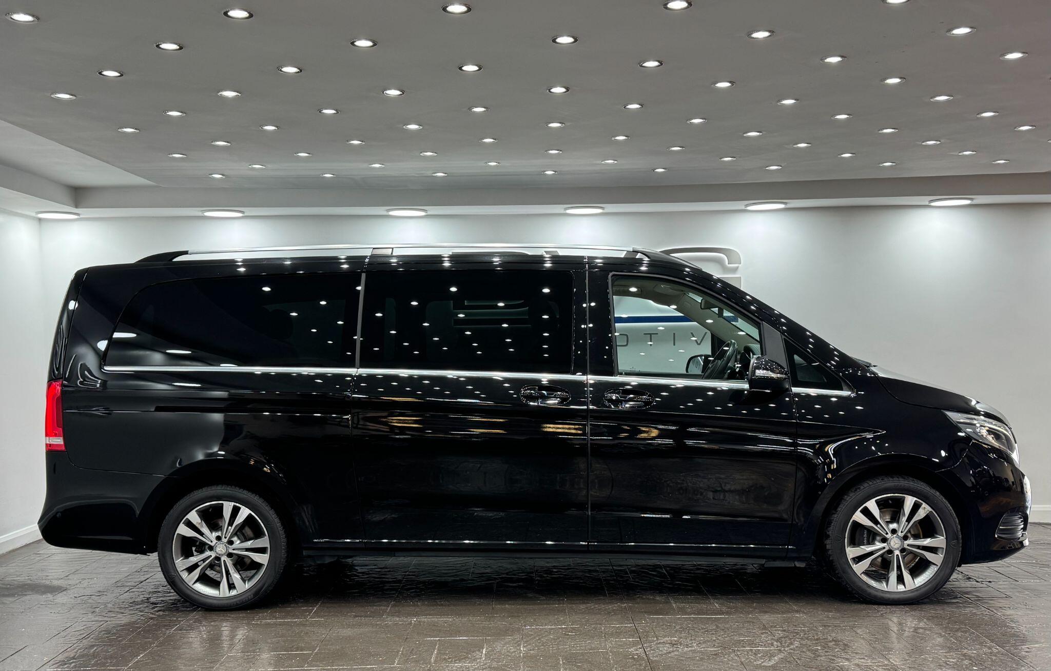 Mercedes-Benz V-Class view 14