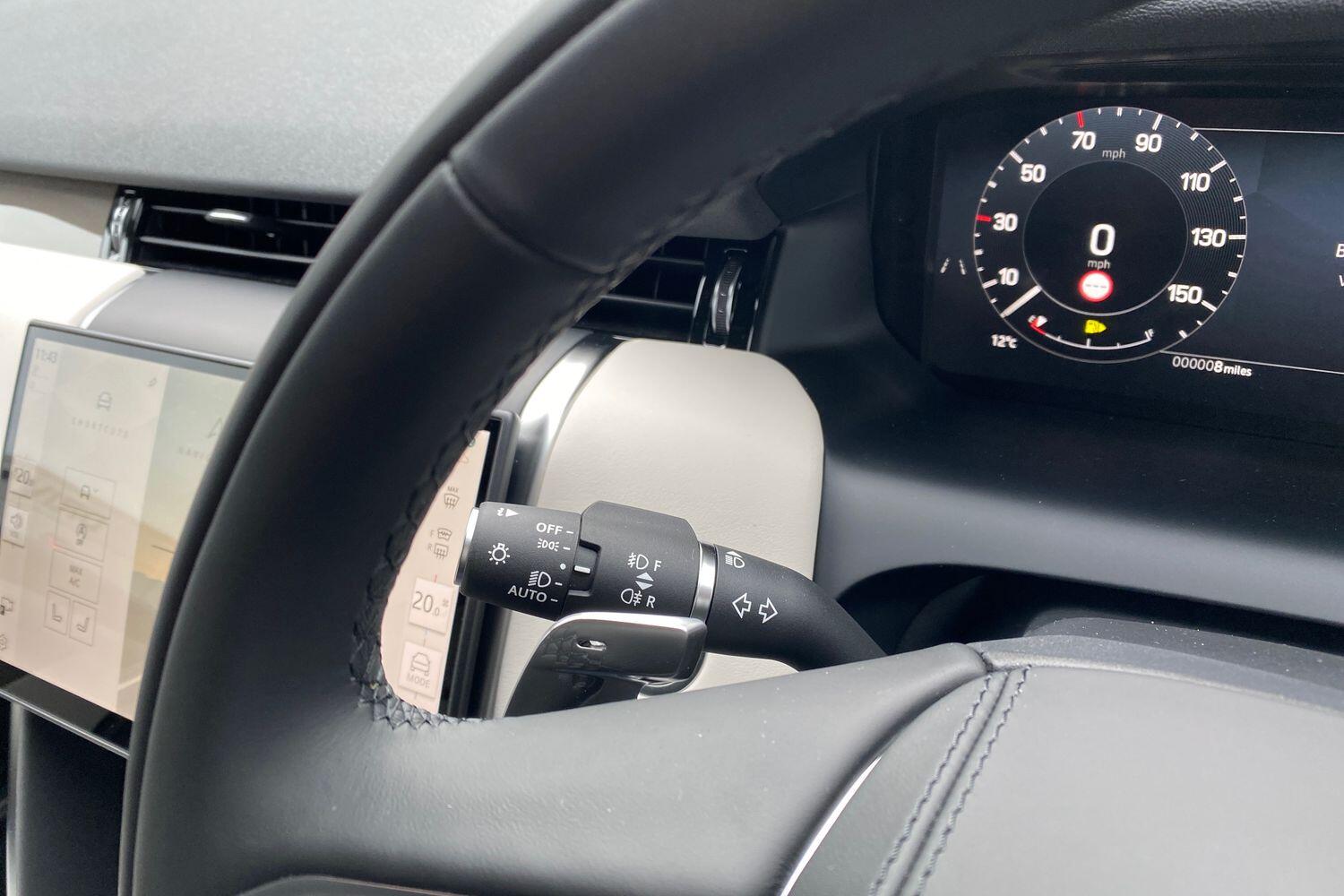 Land Rover Discovery Sport view 29