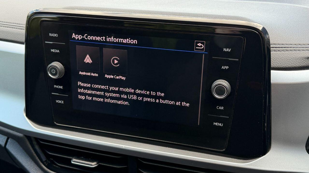 Volkswagen T-Roc view 25