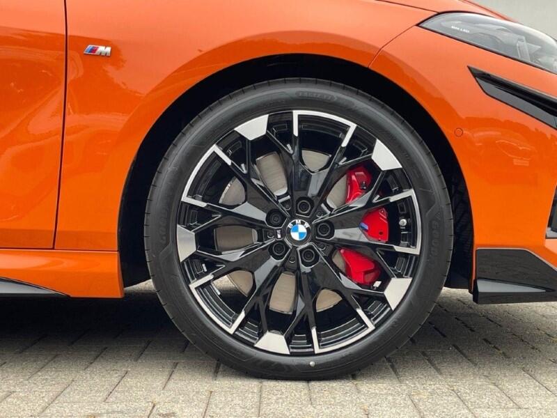BMW 1 Series view 13