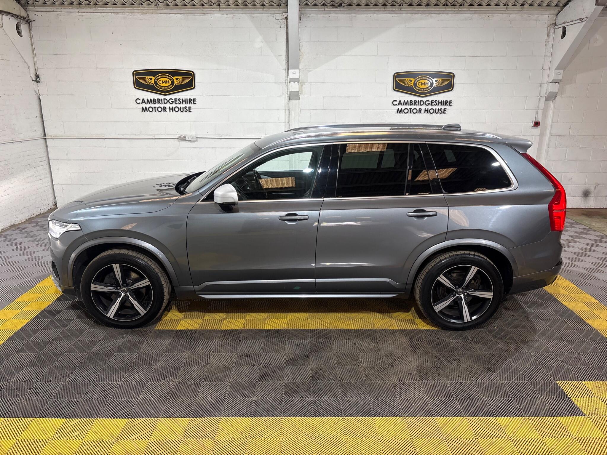 Volvo XC90 view 8