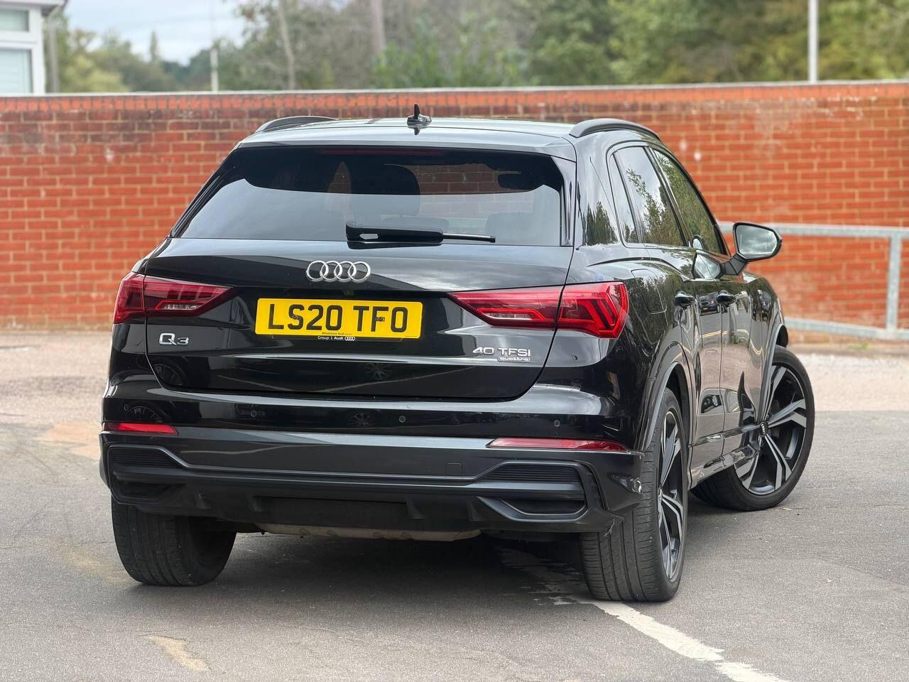 Audi Q3 view 60