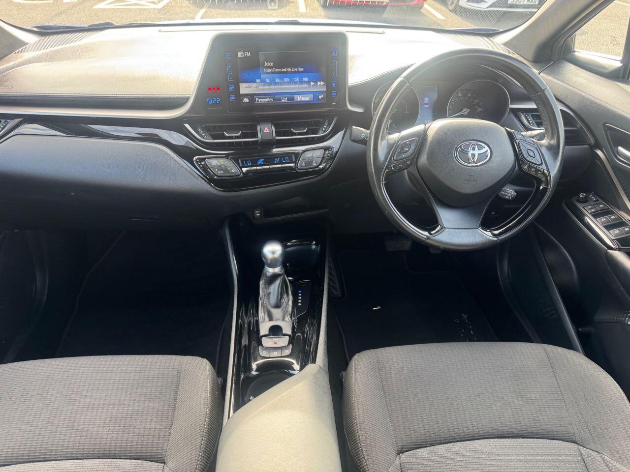 Toyota C-HR view 17