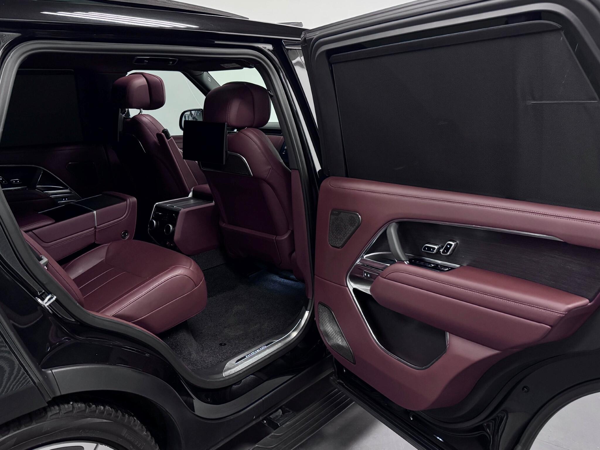 Land Rover Range Rover view 34