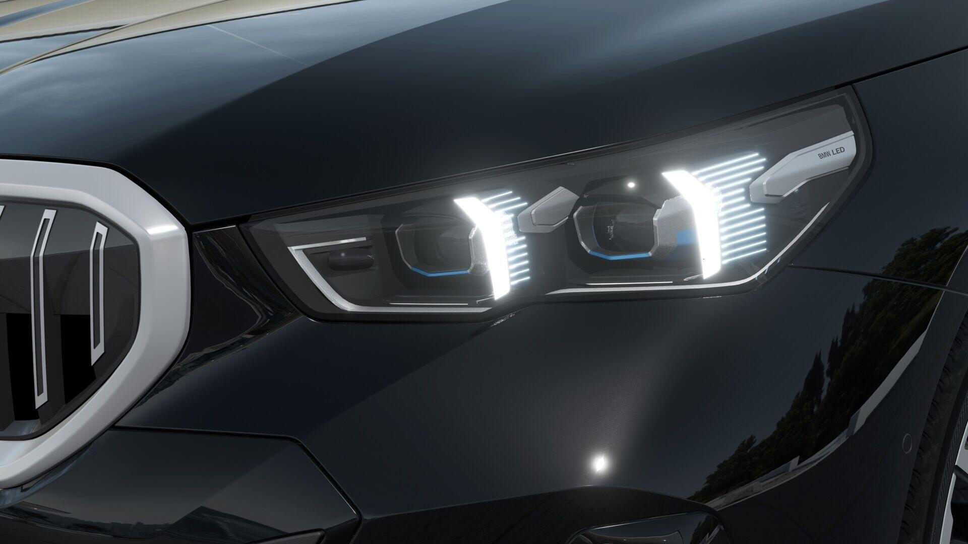 BMW 5 Series view 13