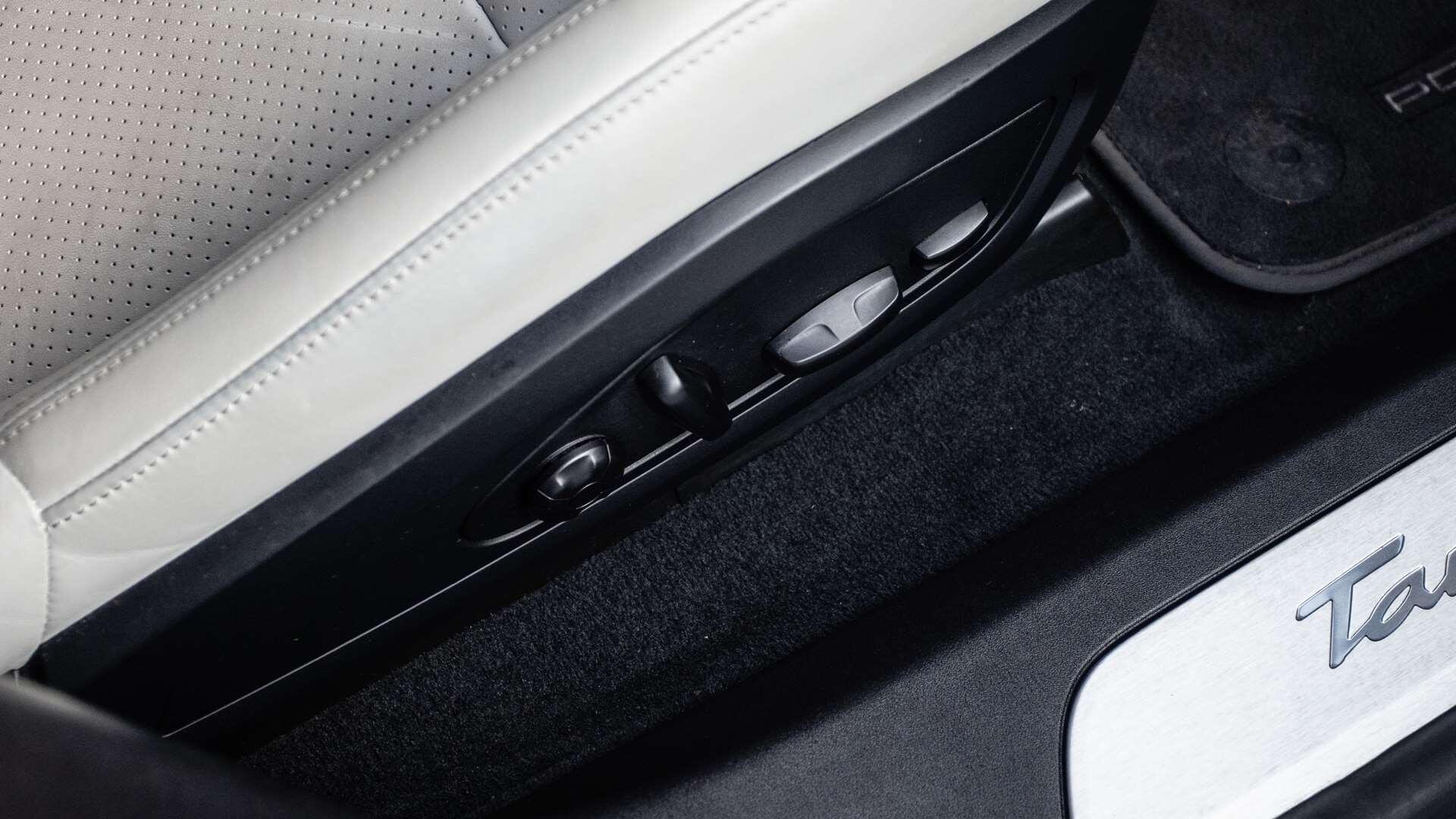 Porsche Taycan view 30