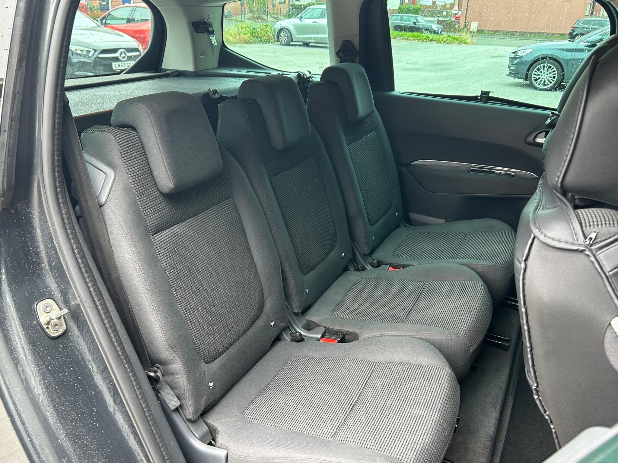 Peugeot 5008 view 23