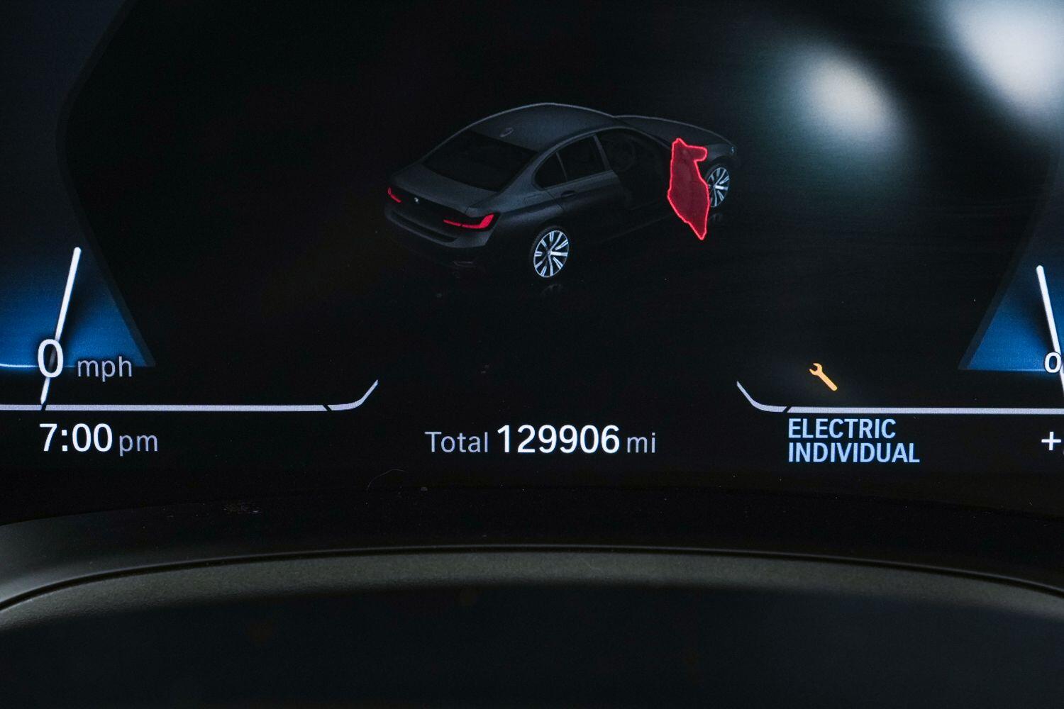 BMW 3 Series view 22