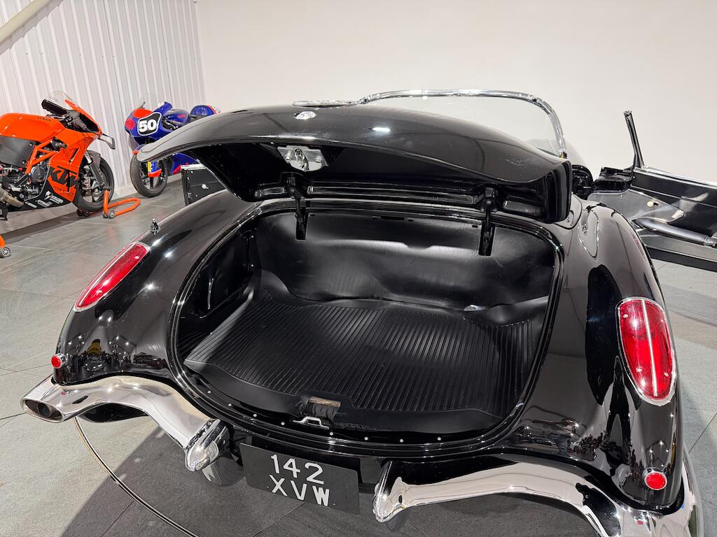 Chevrolet Corvette view 54