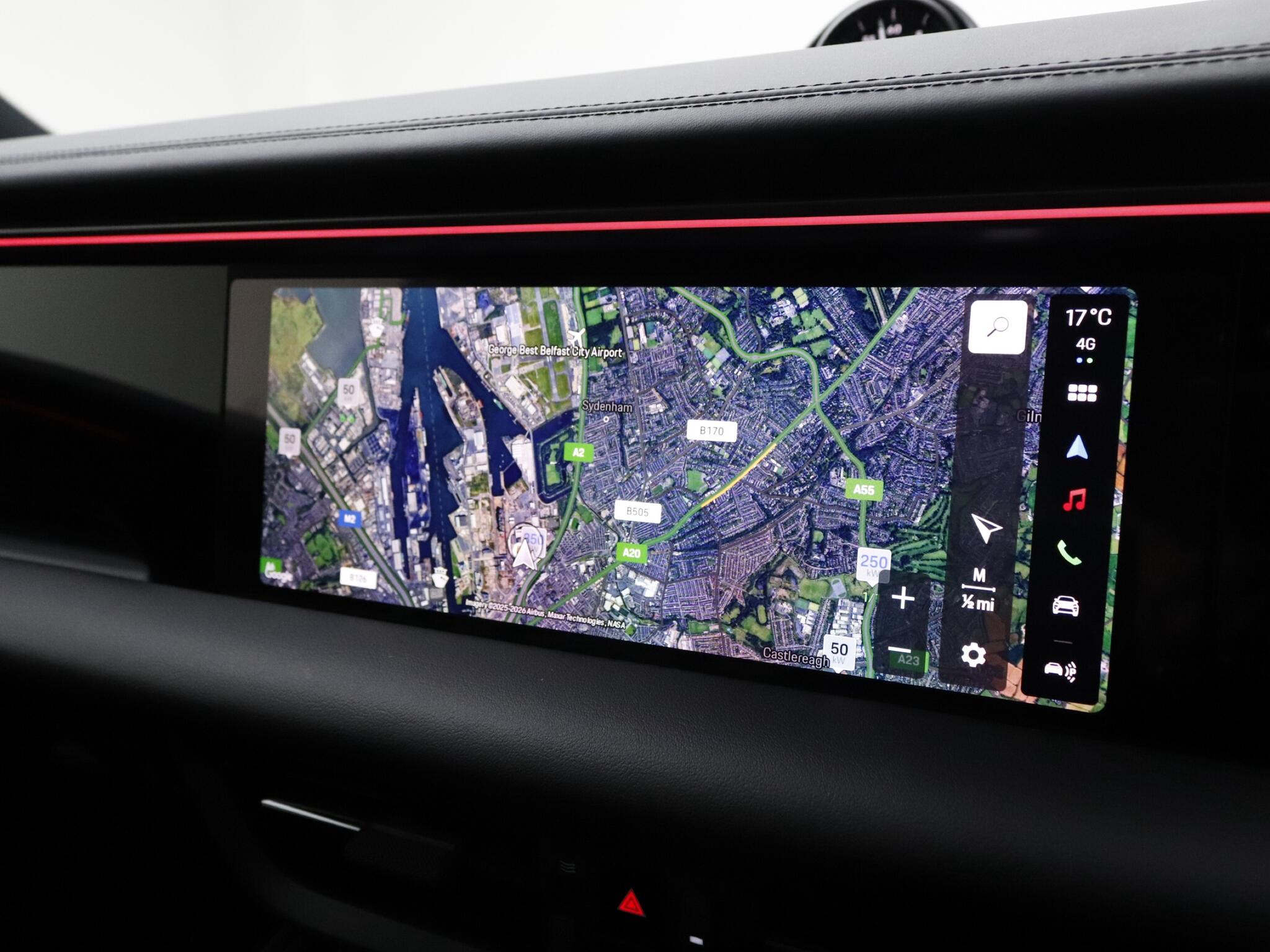 Porsche Macan view 33