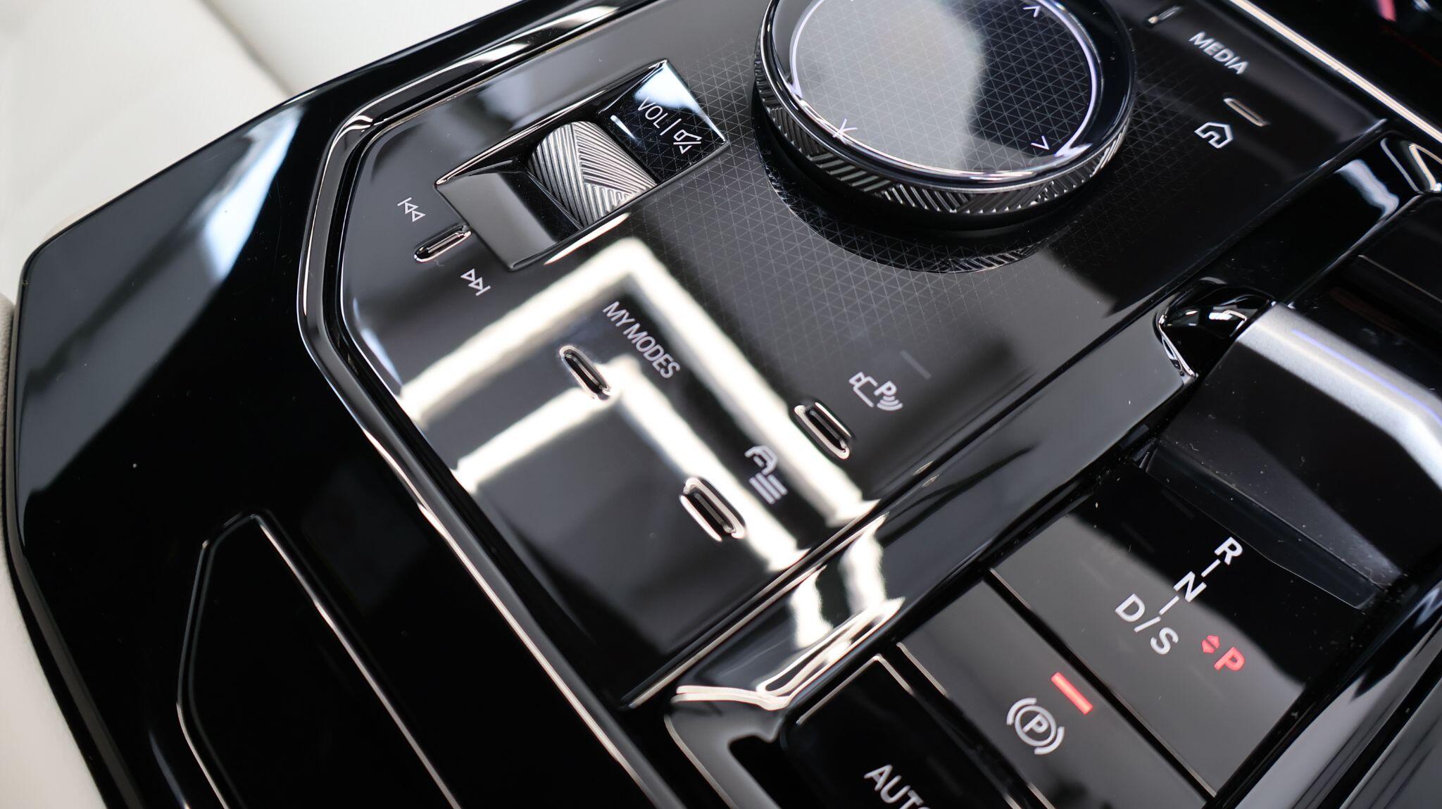 BMW 5 Series view 65