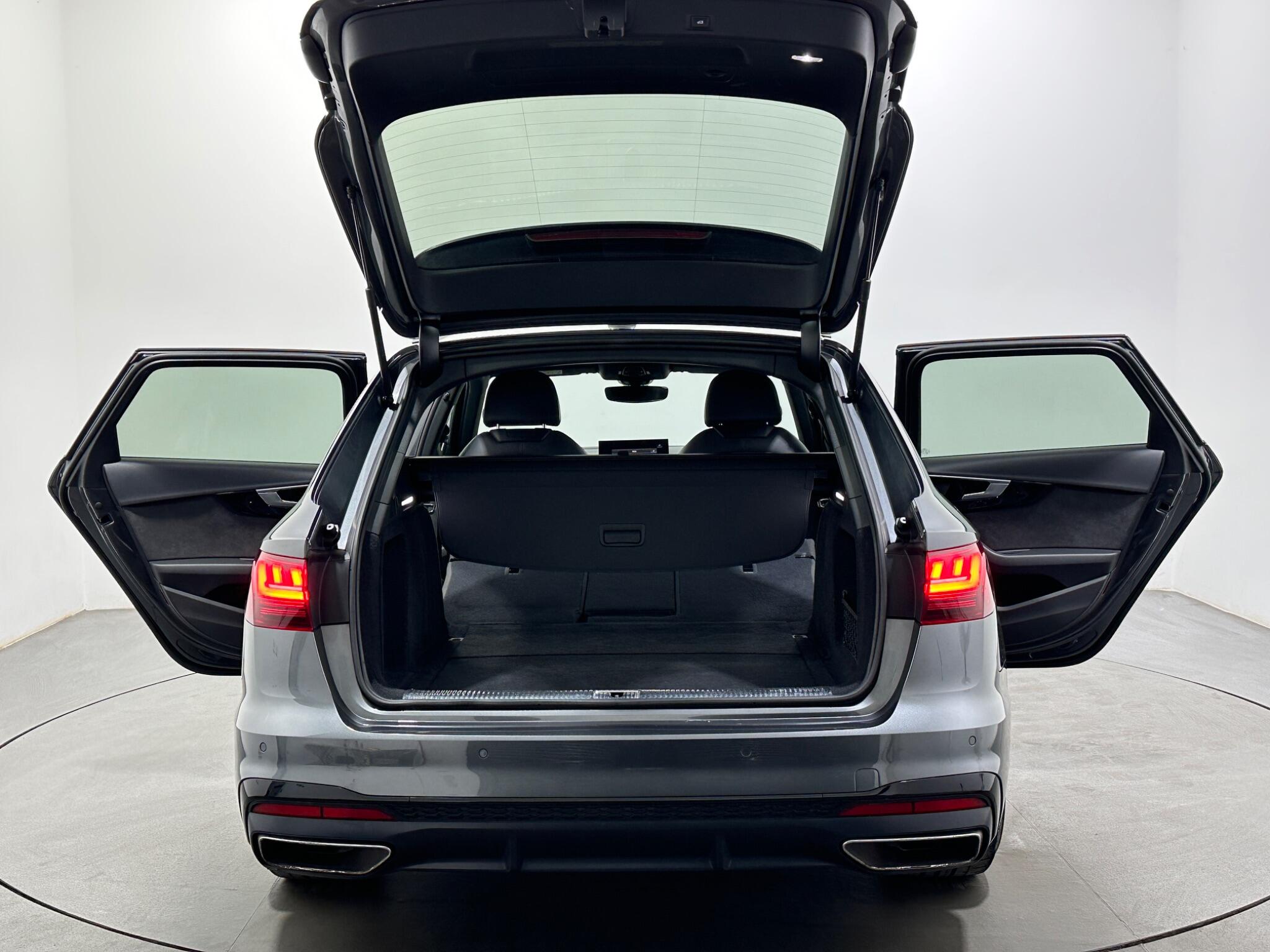 Audi A4 view 44