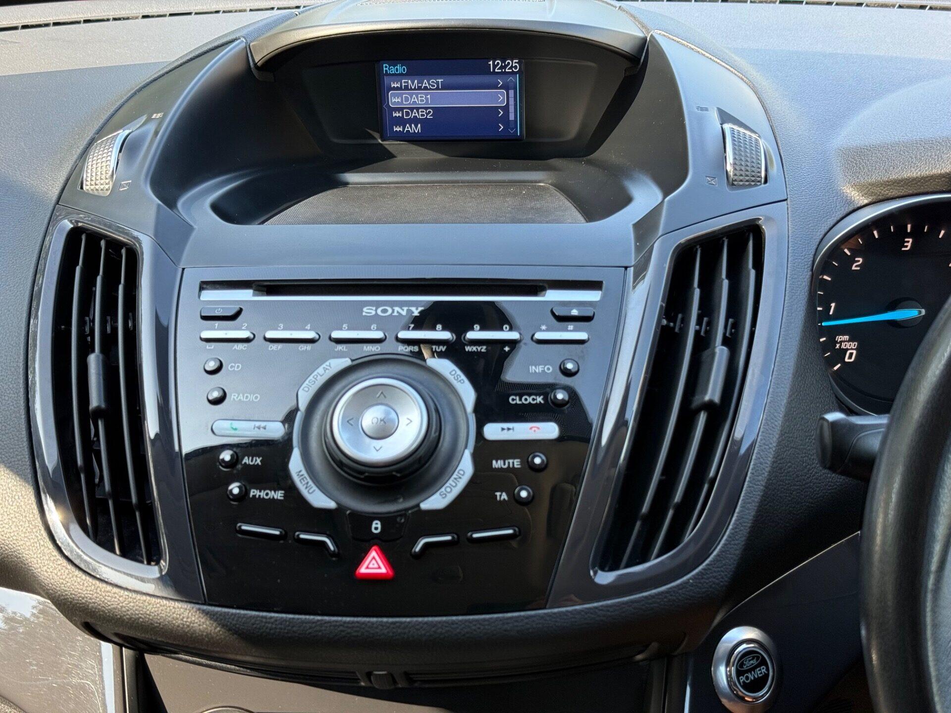 Ford Kuga view 34