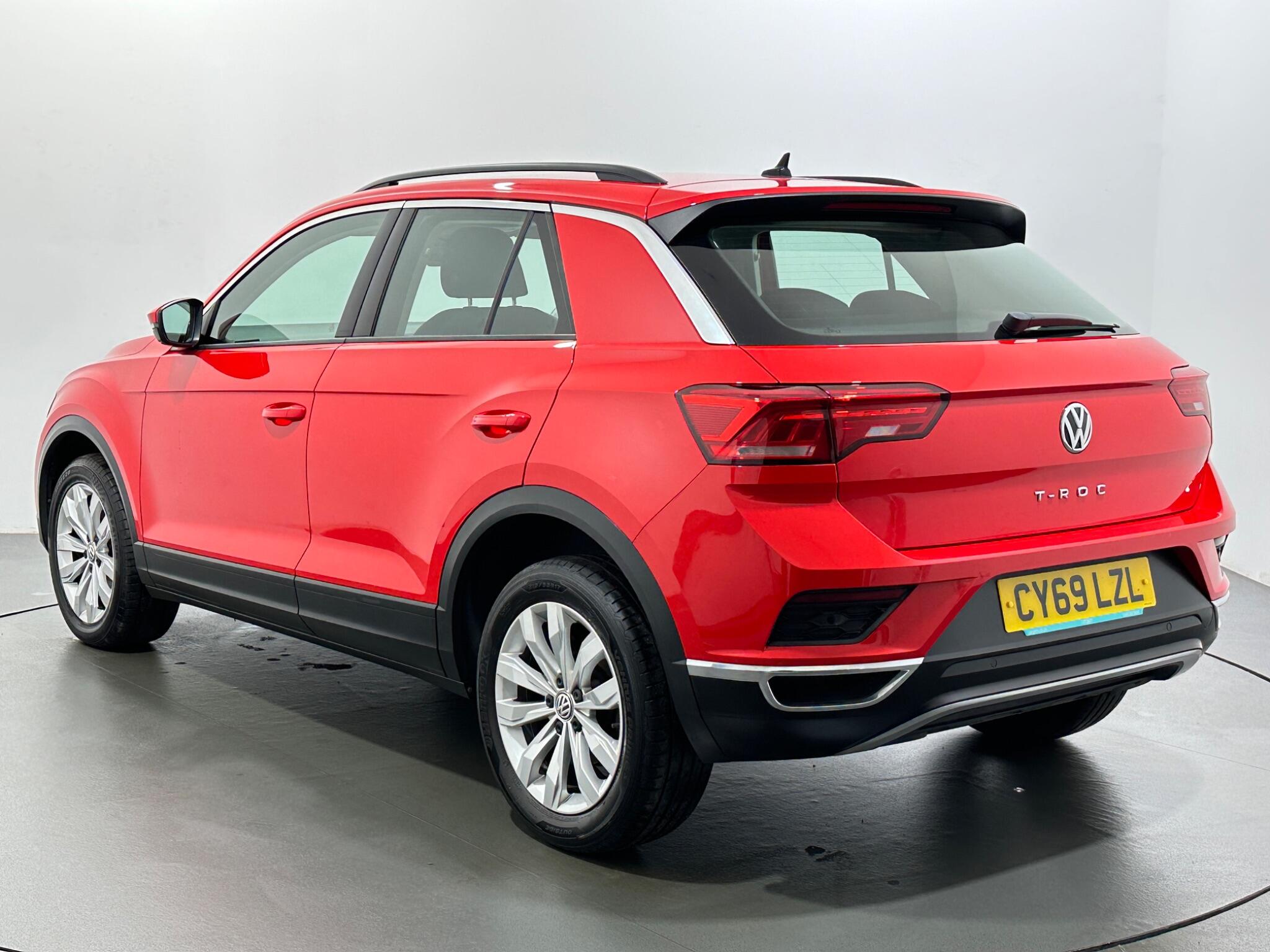 Volkswagen T-Roc view 6