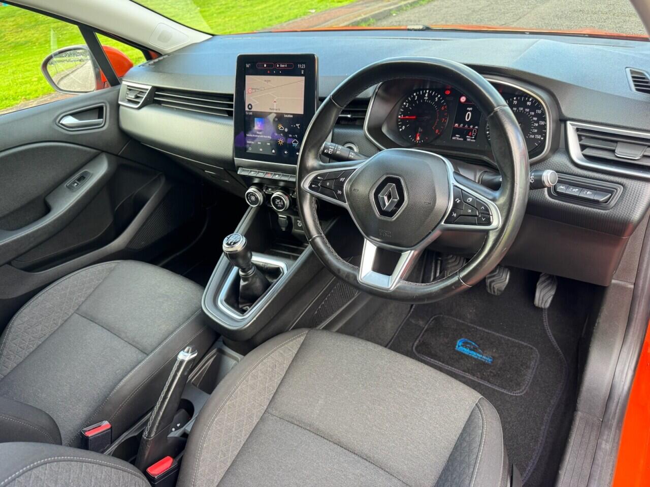 Renault Clio view 26