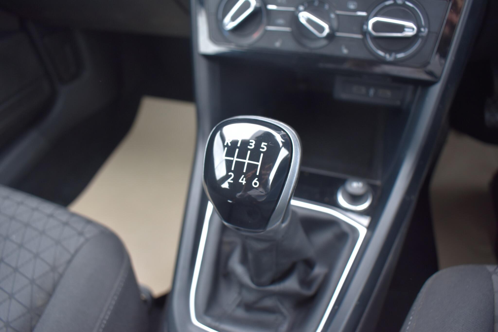 T-Cross - 1.0 TSI SE Euro 6 (s/s) 5dr - Image 19