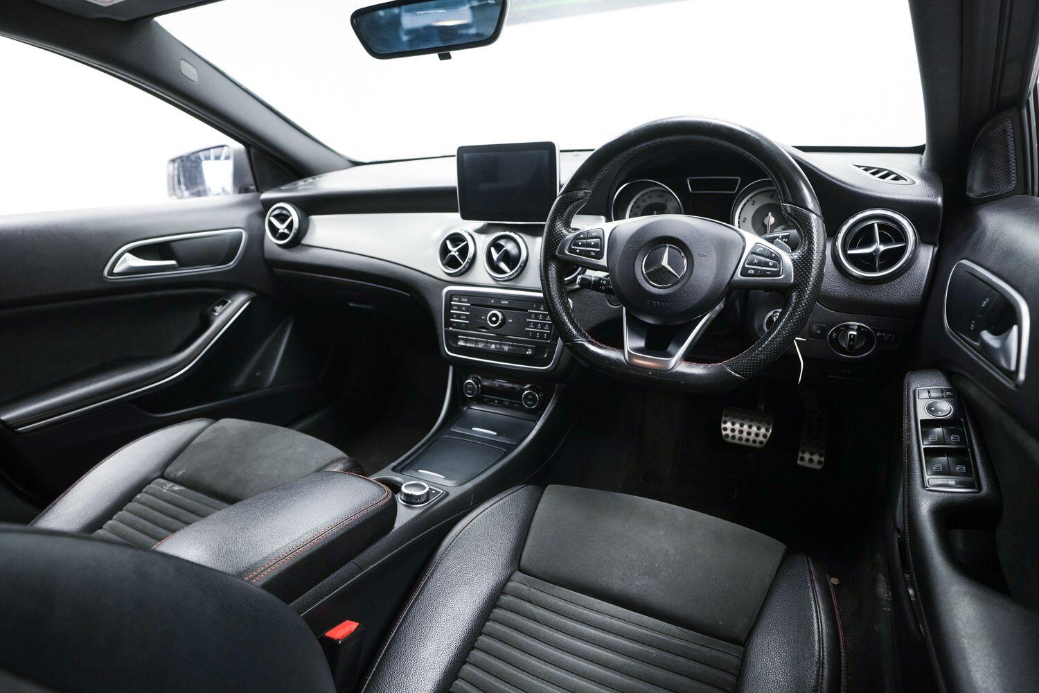 Mercedes-Benz Gla view 8