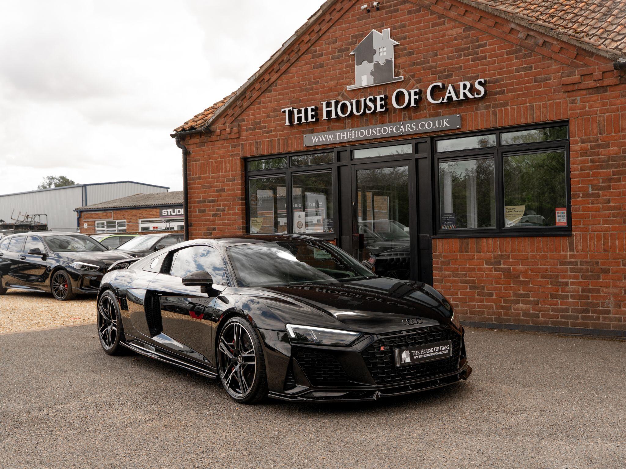 Audi R8 view 6