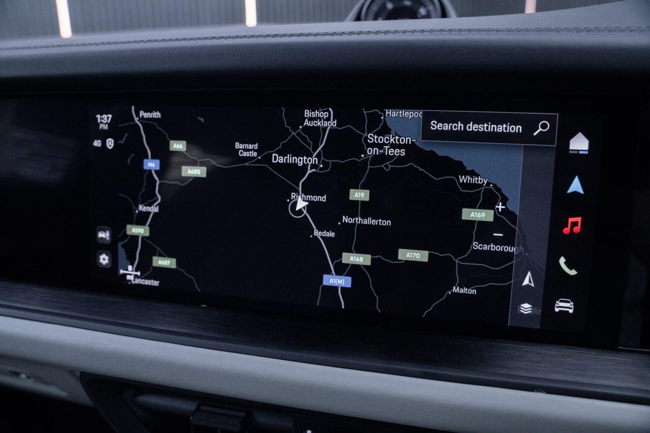 Porsche Cayenne view 29