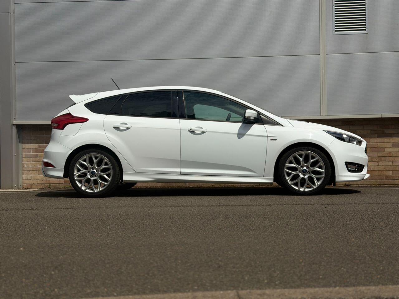 Ford Focus view 41