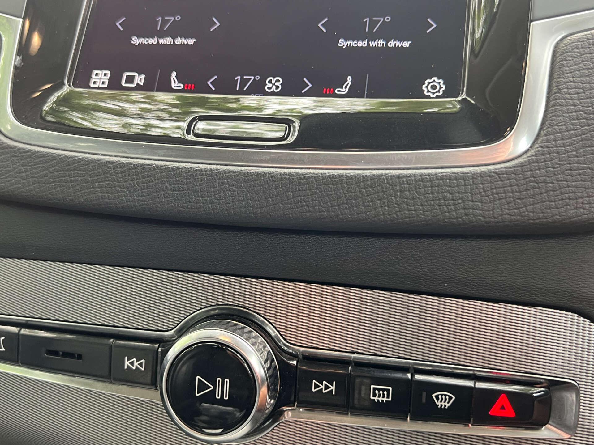 Volvo XC90 view 59